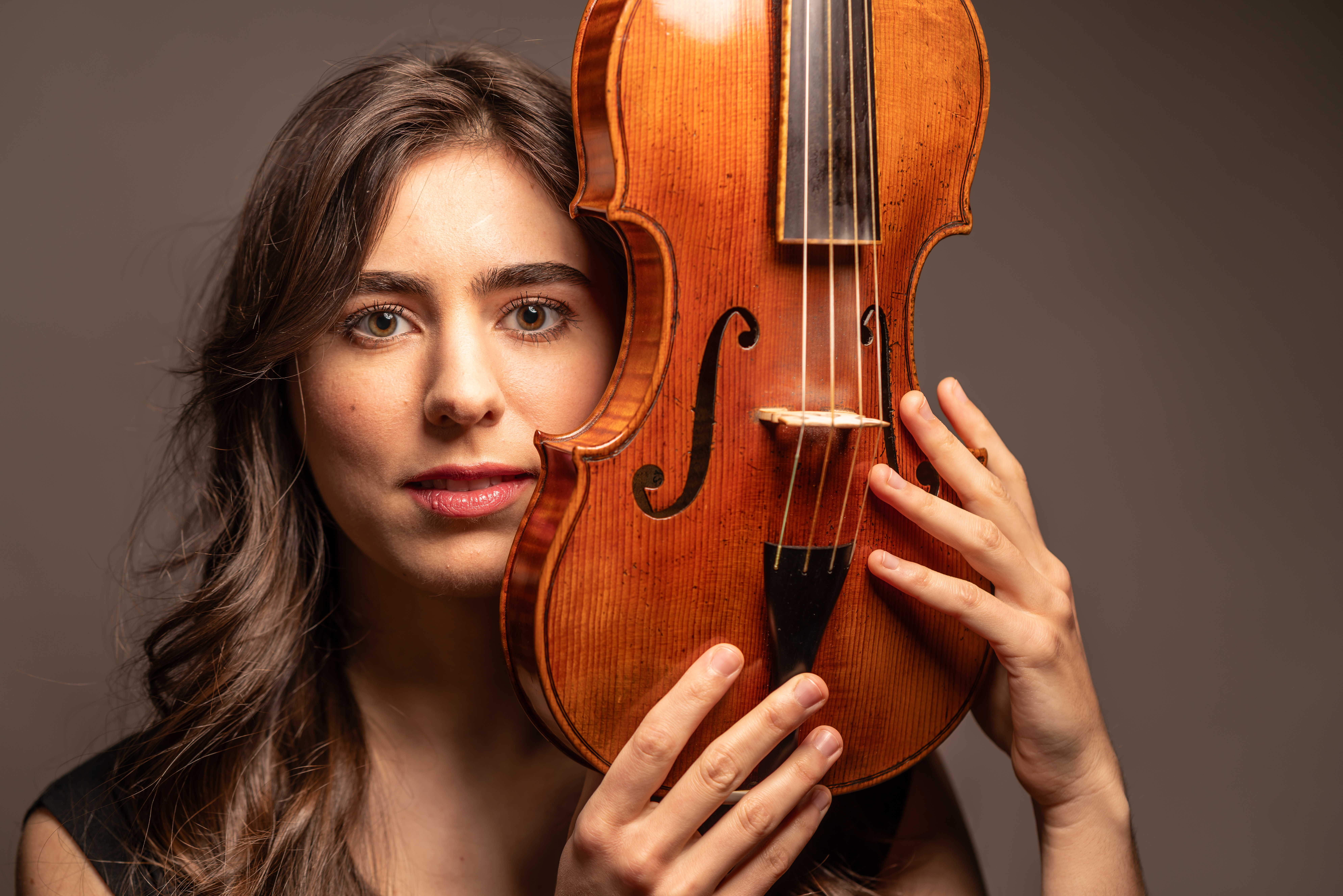 Portrait de Sophia Salinger, Violino barocco